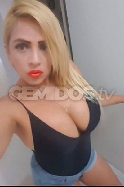 Veámonos en una VIDEOLLAMADA. Disfrutemos del mejor SEXO EN VIVO. Encontrarás en mi a la amante de tus sueños. Quiero conocerte. Mi nombre es Carol, soy una mujer llena de pasión y deseosa de mucho sexo, caricias y besos, soy una chica sexy, muy guapa.