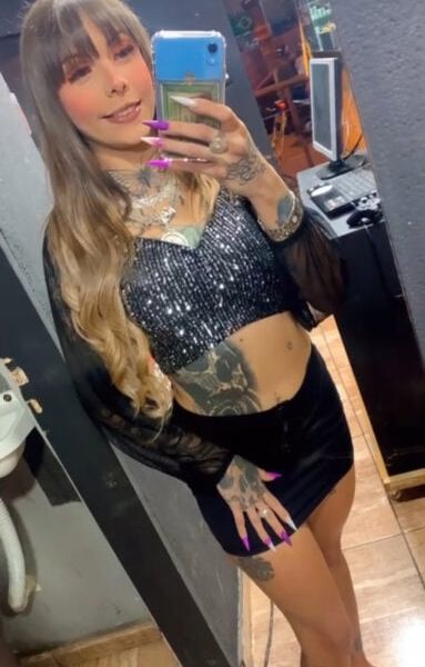 Olá, tudo bem? Tenho 19 anos e sou nova na cidade. Sou tatuada, tenho seios firmes e uma vagina apertadinha pronta para te satisfazer. Ofereço um atendimento completo, sem frescuras, e tenho certeza de que não irá se arrepender. Venha gozar comigo… Aguardo você em meu local discreto e limpo. Beijinhos.Horário de atendimento: 24 horasCachê a combinar.